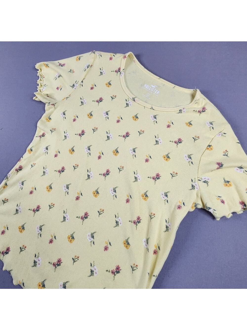 Hollister baby tee floral yellow ribbed knit size small lettuce-edge trim